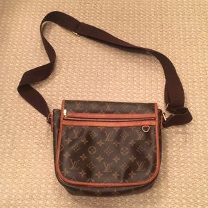 Authentic Louis Vuitton Messenger Bag